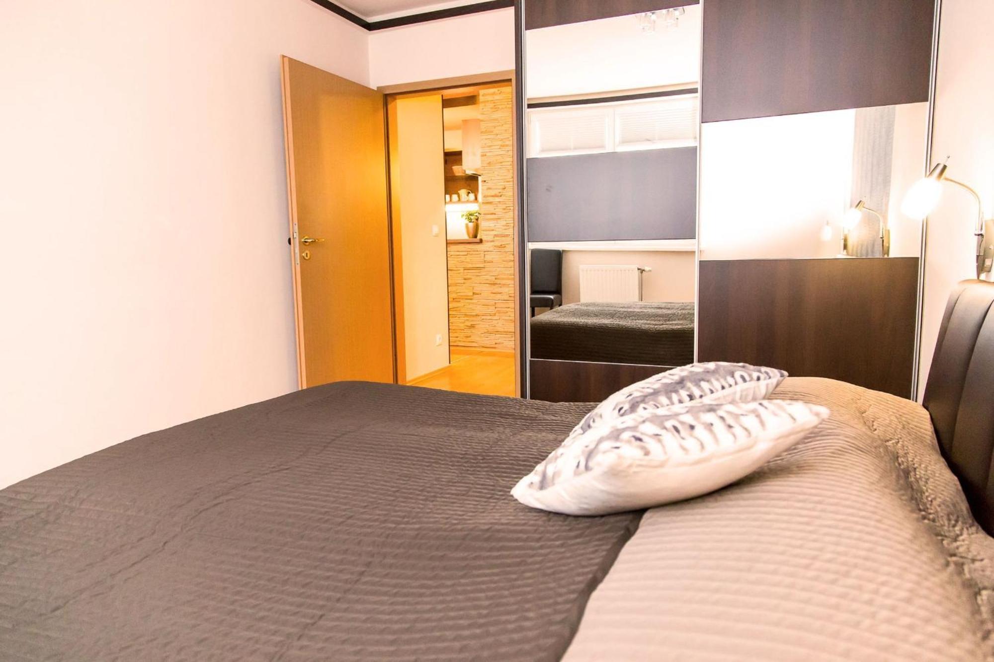 Arpad Bridge Apartments Budapest Room photo